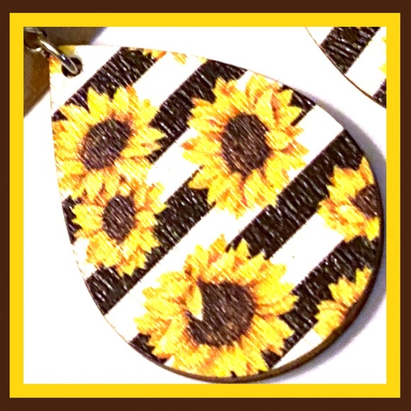 Sunflower Stripe Teardrop Lightweight Wooden NWT - Picture 2 of 7